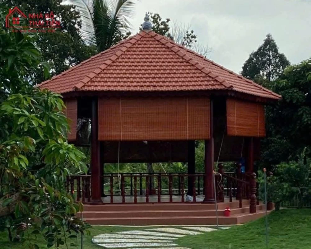 Mẫu nhà gỗ sân vườn đẹp mắt