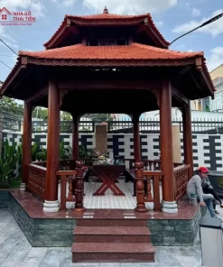 Nhà gỗ lục giác là nơi để mọi người tụ tập ăn uống, nghỉ ngơi, thư giãn