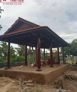 Nhà mát 3 gian xây dựng giữa sân vườn