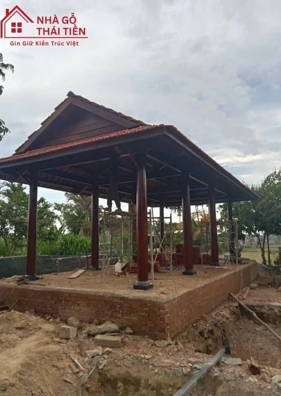 nhà mát 3 gian 8 cột đẹp (5) Nhà mát 3 gian xây dựng giữa sân vườn